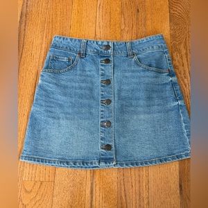 Harper Heritage size small Blue denim skirt button front